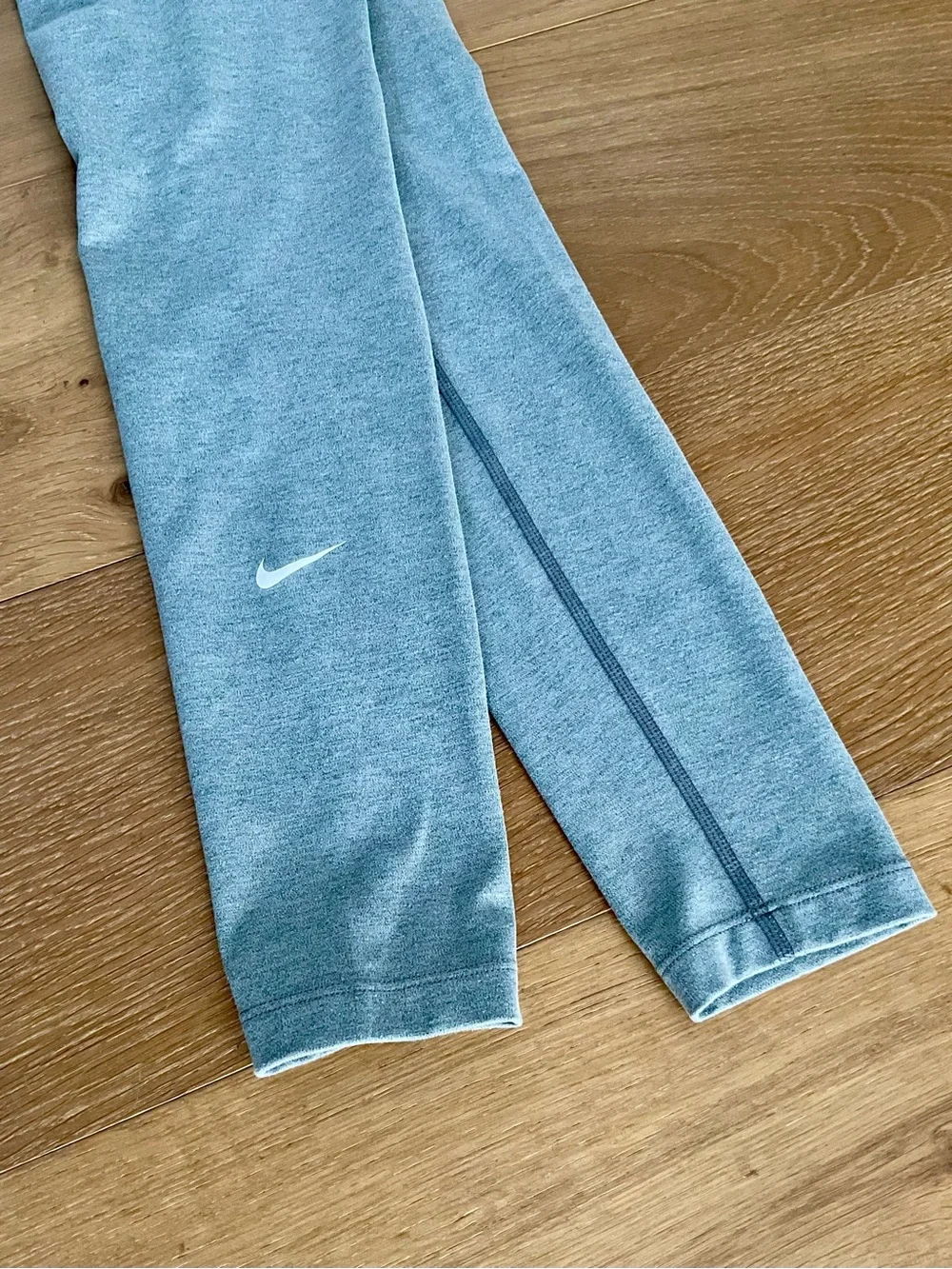 NWOT Nike One Dri-Fit High Waist Leggings Girls Medium (8-10) Light Gray Sporty